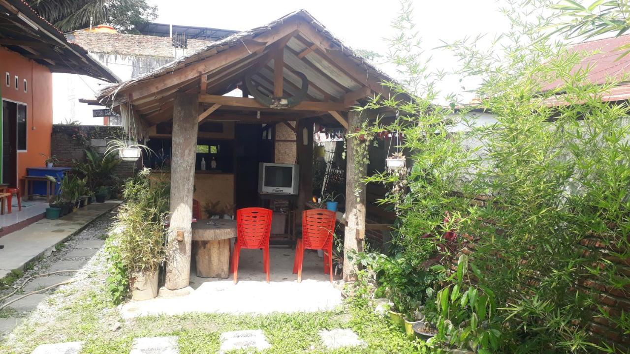 Toraja Manubackpacker Hotel Rantepao Exterior photo